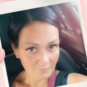 Meet your Posher, Cynthia